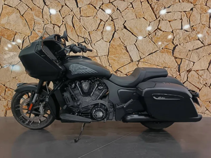 INDIAN 1768 Dark Horse 2025