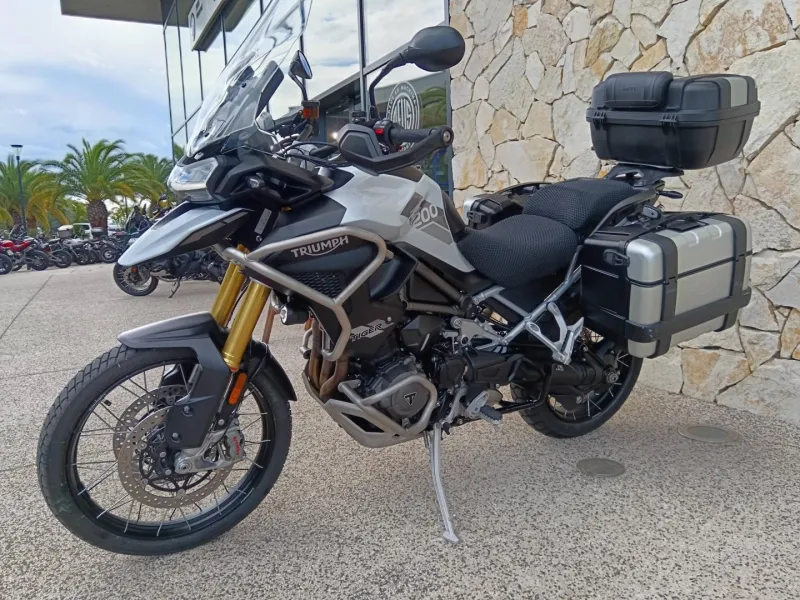 TRIUMPH 1200 Rally Pro full options