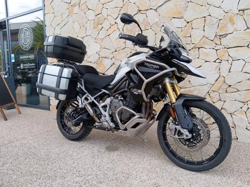 TRIUMPH 1200 Rally Pro full options