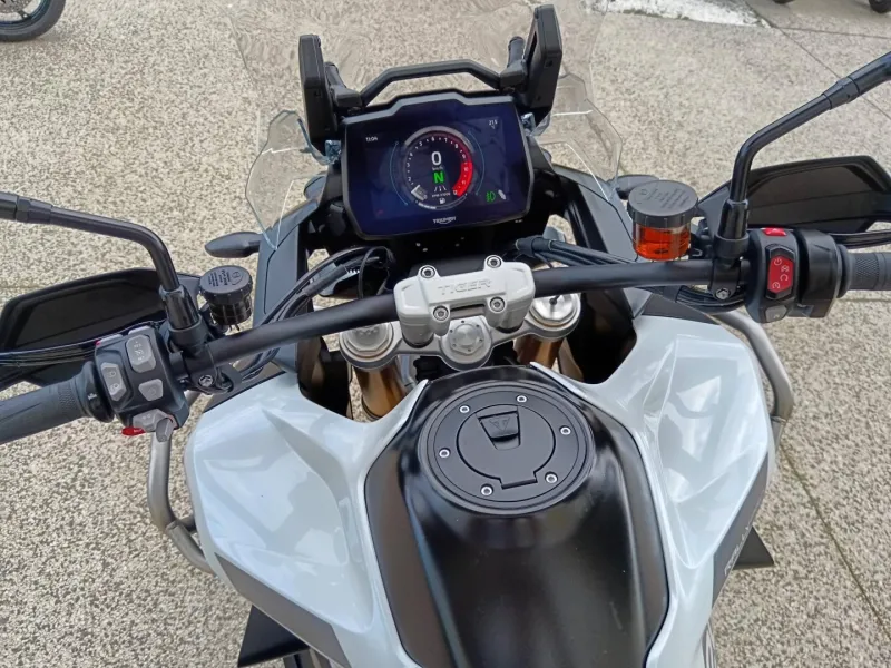 TRIUMPH 1200 Rally Pro full options