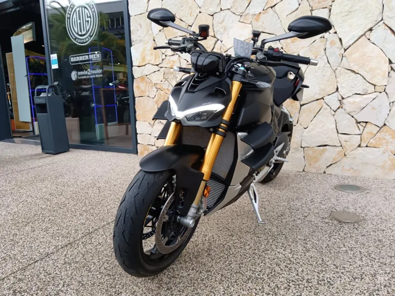 DUCATI 1103  V4 S 2023. 60 km réel