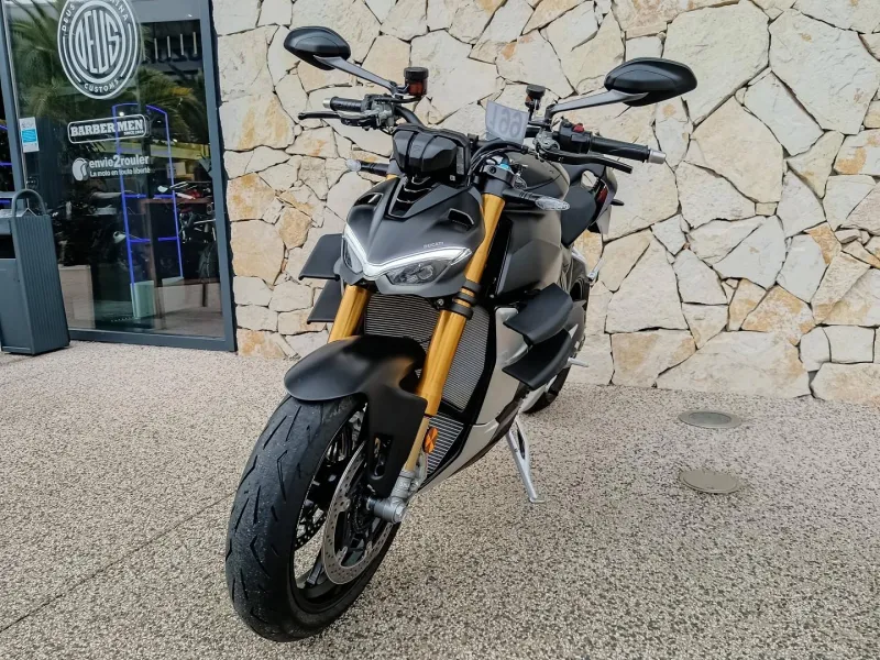 DUCATI 1103  V4 S 2023. 60 km réel