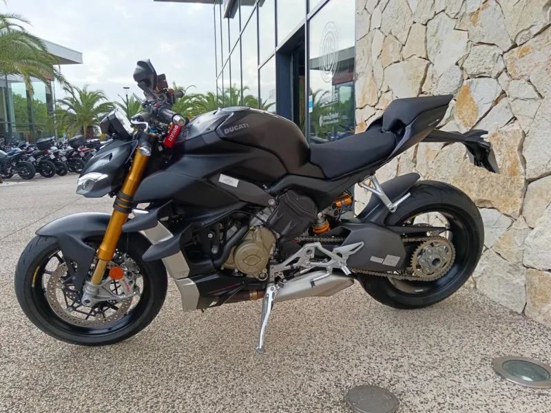 DUCATI 1103  V4 S 2023. 60 km réel