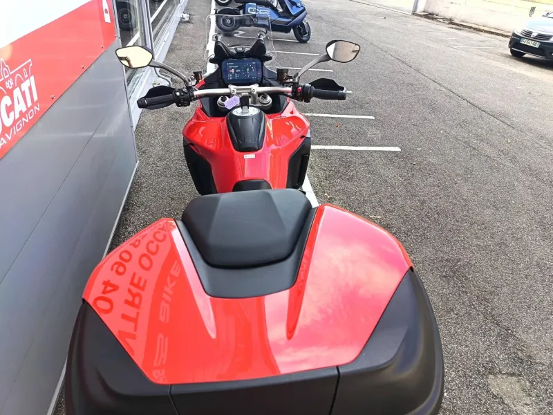 DUCATI V4 S 1ERE MAIN (Ex Démo) + Top Case