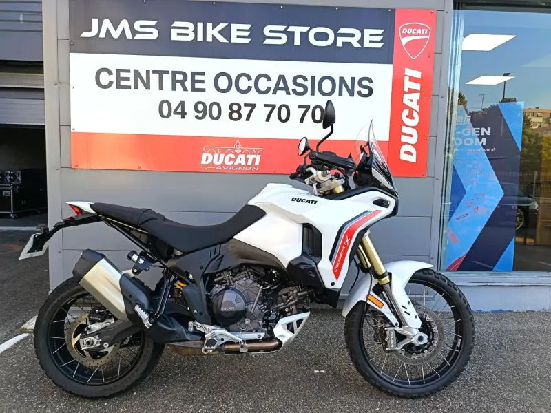 DUCATI V2 890 1ére main