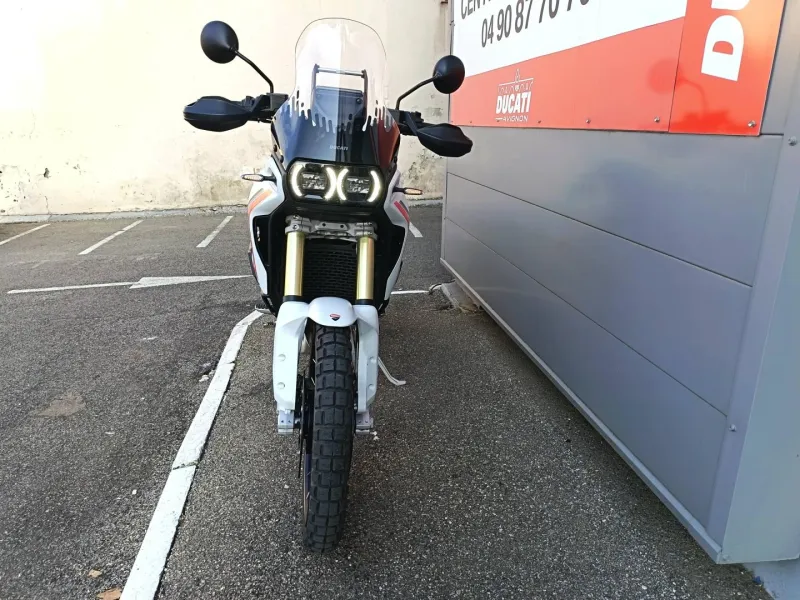 DUCATI V2 890 1ére main