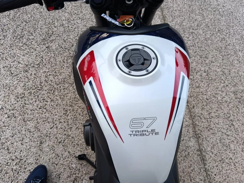 TRIUMPH 660 82cv Tribute Edition