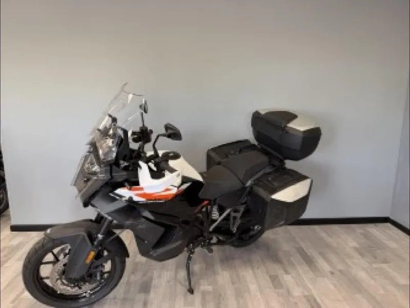 KTM SUPER ADVENTURE S .