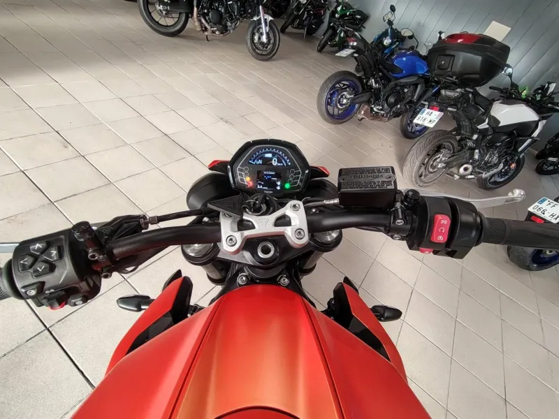 TRIUMPH 765 R BRIDER A2 1ER MAIN A SAISIR