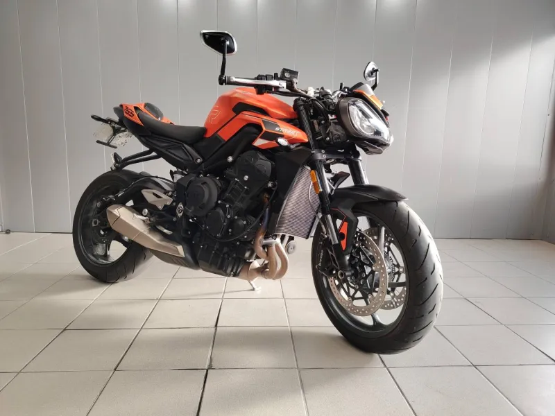 TRIUMPH 765 R BRIDER A2 1ER MAIN A SAISIR