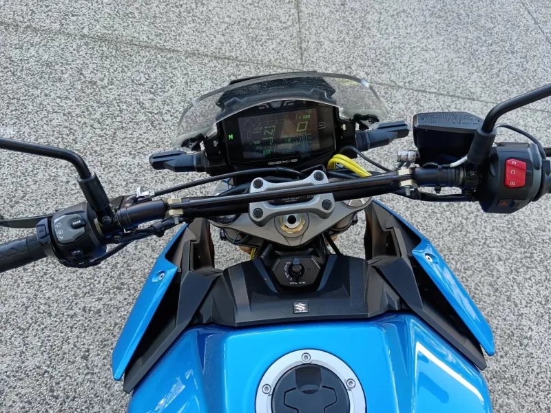 SUZUKI 1000 + OPTION