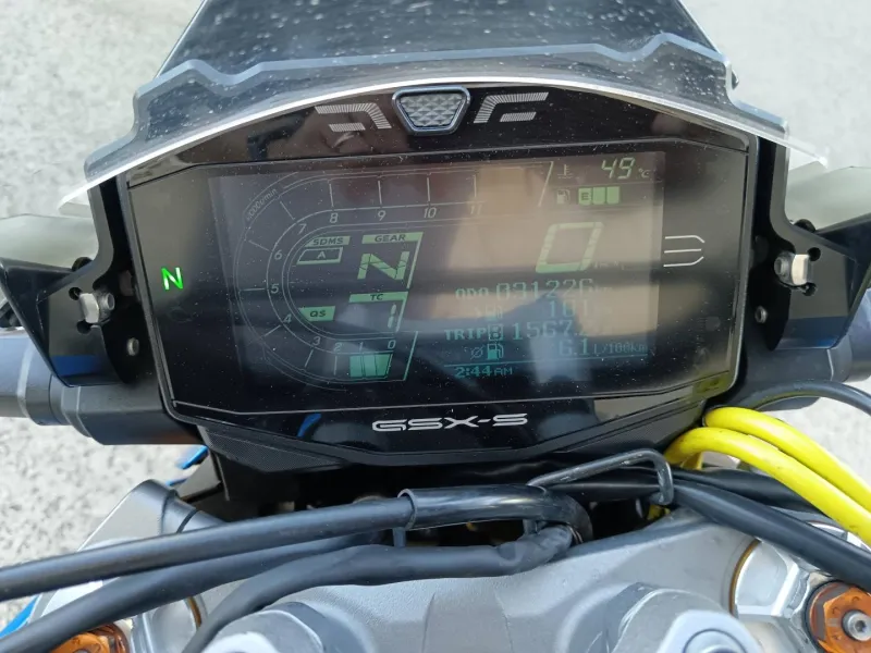 SUZUKI 1000 + OPTION