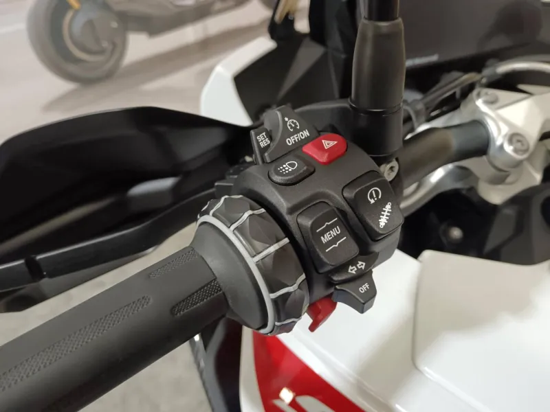 BMW S 1000 XR