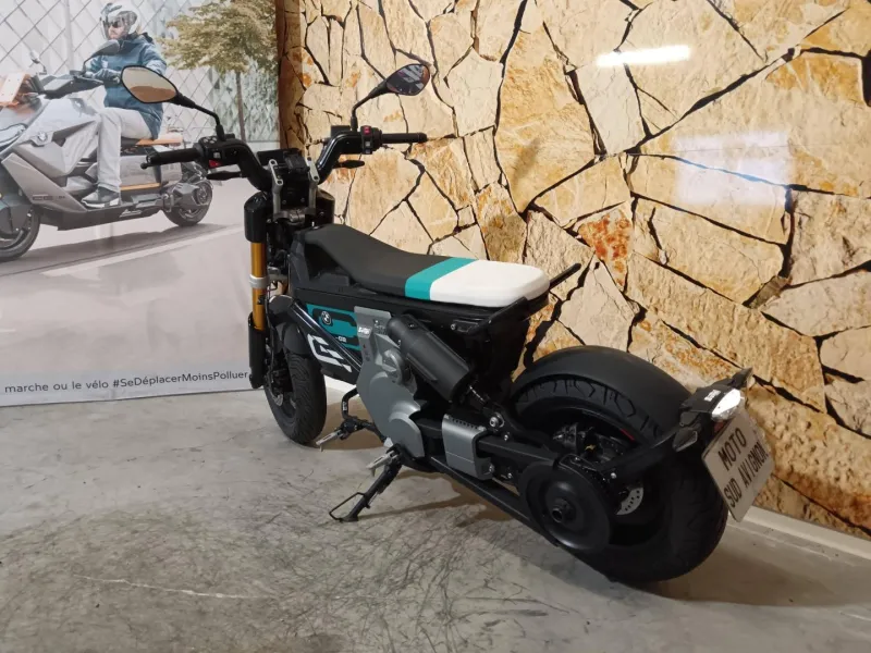 BMW CE02