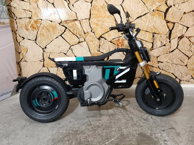 BMW CE02