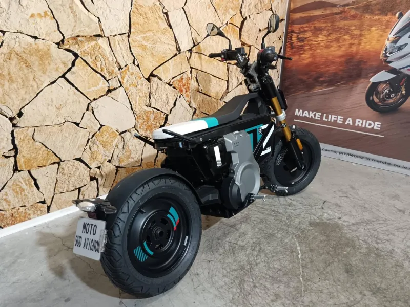 BMW CE02