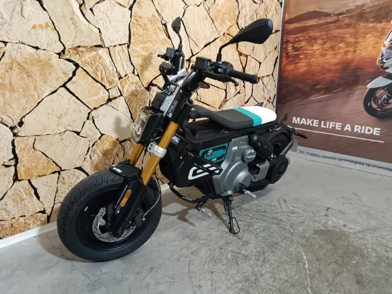 BMW CE02