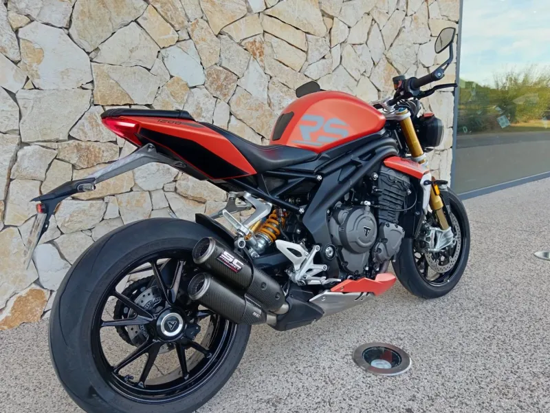 TRIUMPH 1200 RS + pot  SC project