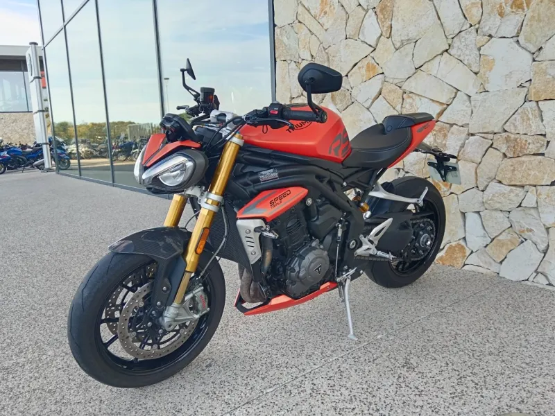 TRIUMPH 1200 RS + pot  SC project