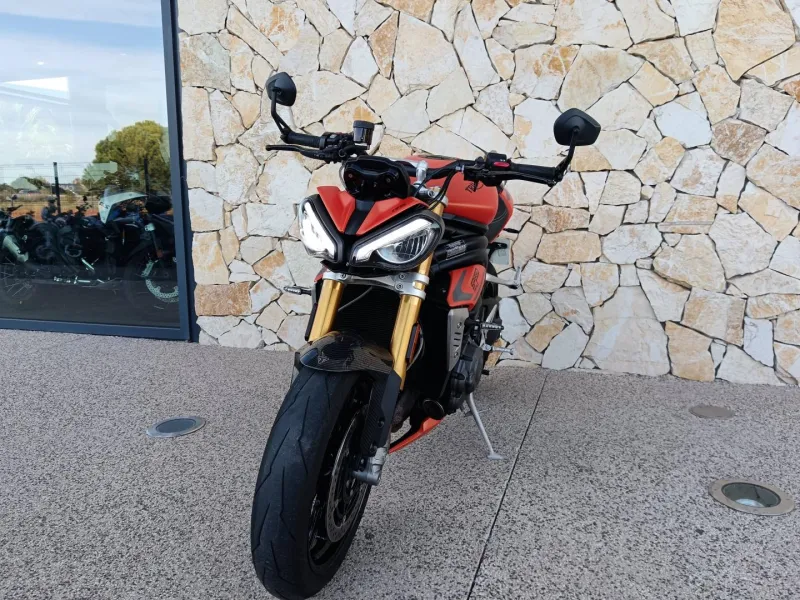 TRIUMPH 1200 RS + pot  SC project