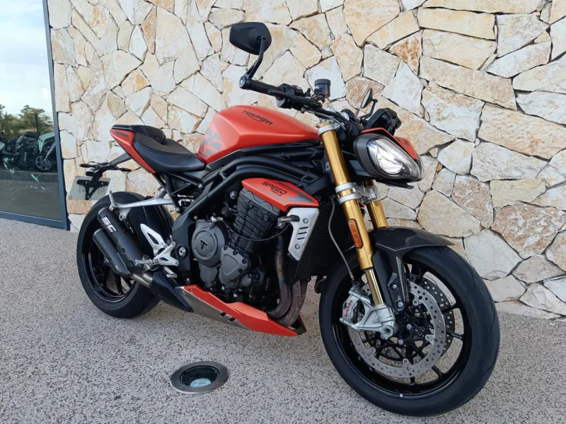 TRIUMPH 1200 RS + pot  SC project