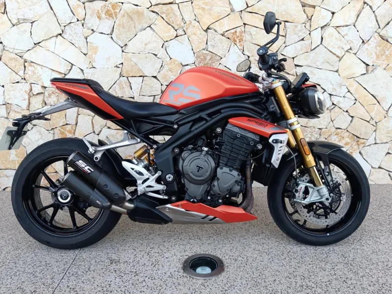 TRIUMPH 1200 RS + pot  SC project
