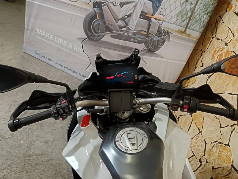 BMW F 900 XR