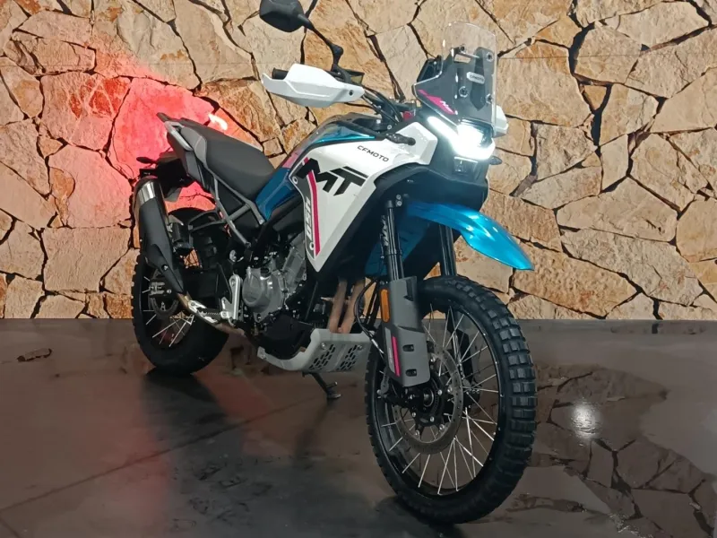 CF MOTO MT .