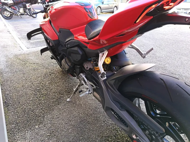 DUCATI V4 S 1ERE MAIN GTIE 29/05/2027 9500€ ACCESSOIRES
