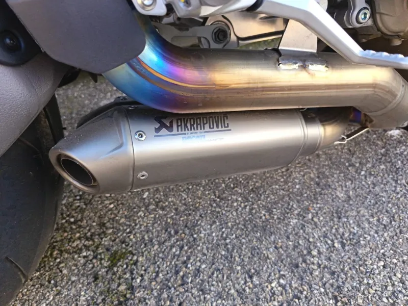 DUCATI V4 S 1ERE MAIN GTIE 29/05/2027 9500€ ACCESSOIRES