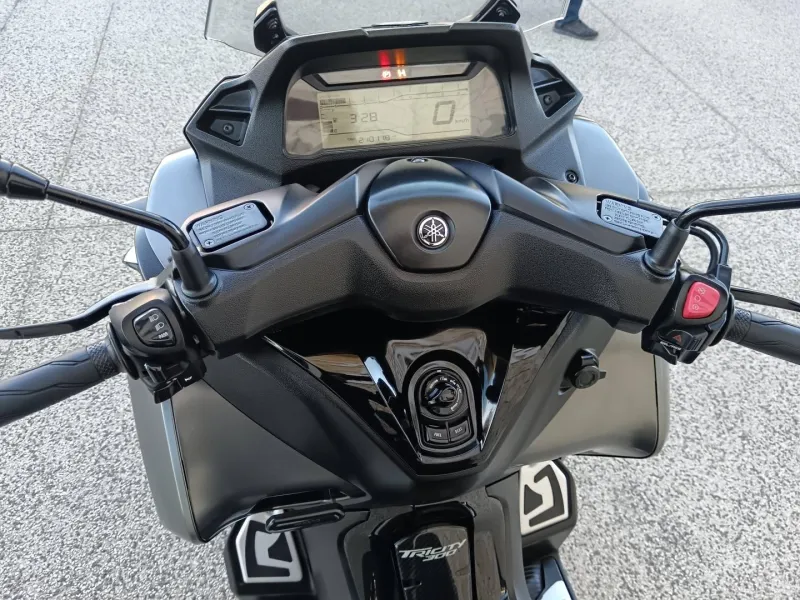 YAMAHA 300 ABS 2023 + option top case
