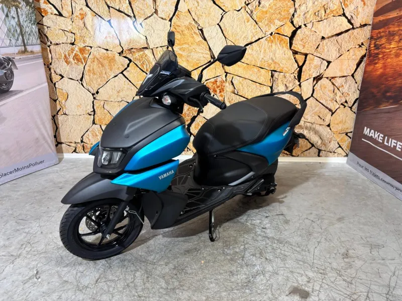 YAMAHA RayZR 125