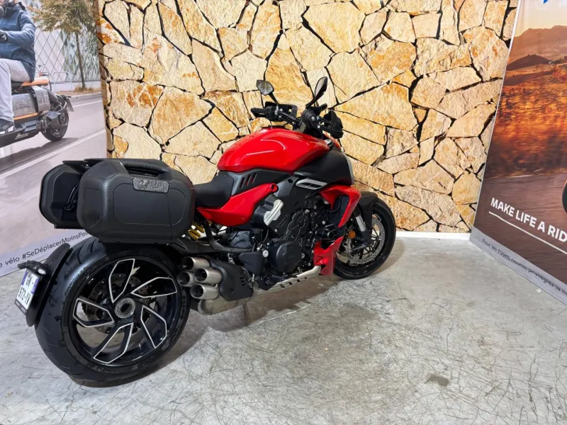 DUCATI Diavel 1158 V4