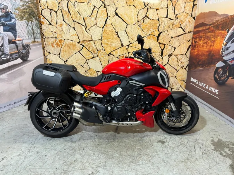 DUCATI Diavel 1158 V4