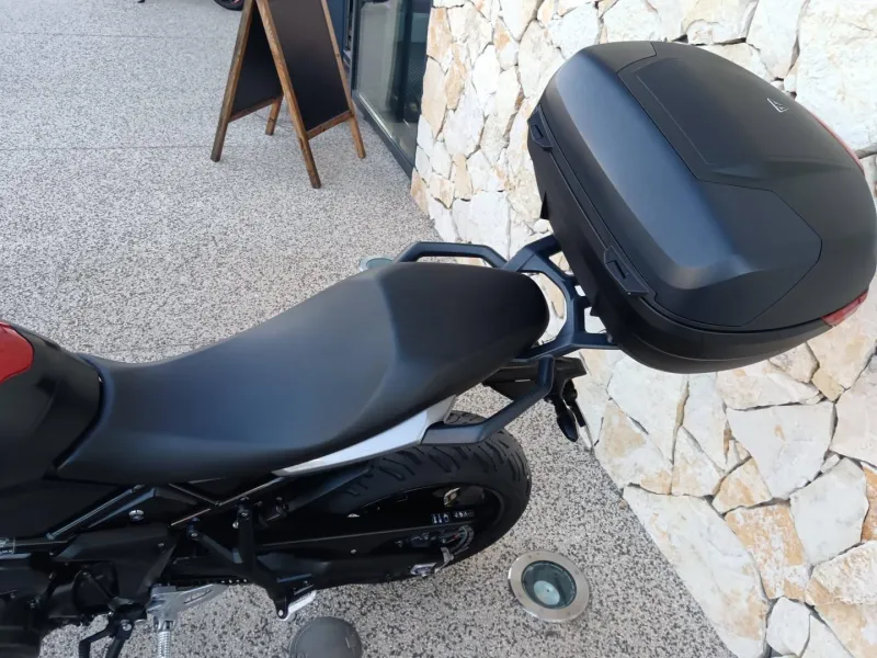 TRIUMPH Sport 660 80CV + TOP CASE