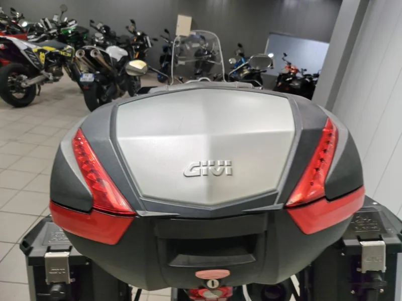 TRIUMPH 800 XRx REVISION DES 40000 KMS OK PNEUS NEUF + KIT CHAINE NEUF