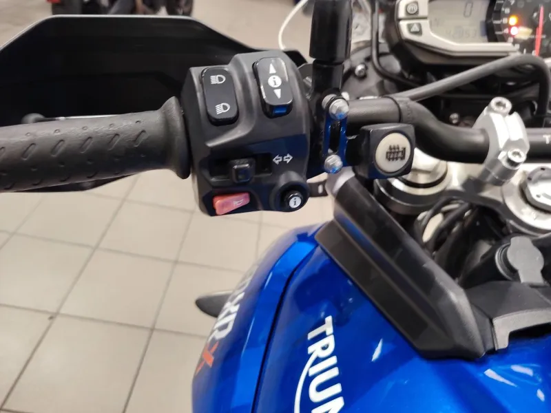 TRIUMPH 800 XRx REVISION DES 40000 KMS OK PNEUS NEUF + KIT CHAINE NEUF